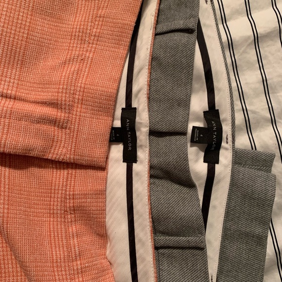 Ann Taylor lot of 2 pants. Size 4. EUC. Salmon cuffed capris and gray trousers. - Picture 4 of 4